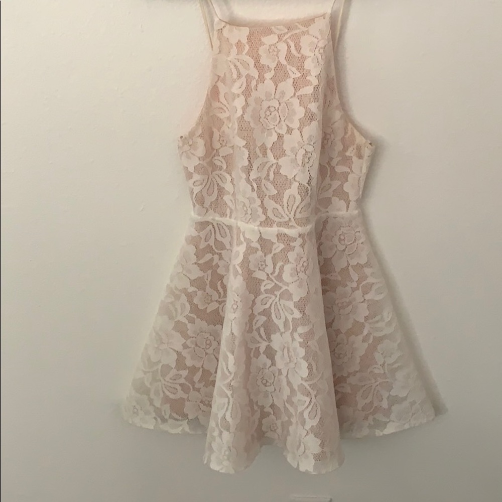Sweetheart lace dress 💓